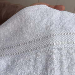 White Bath Towel – 100% Cotton | Ultra Soft & Highly Absorbent